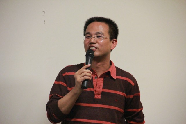 "很简单,"余伟平老师很轻松地告诉我们,"从我们孩